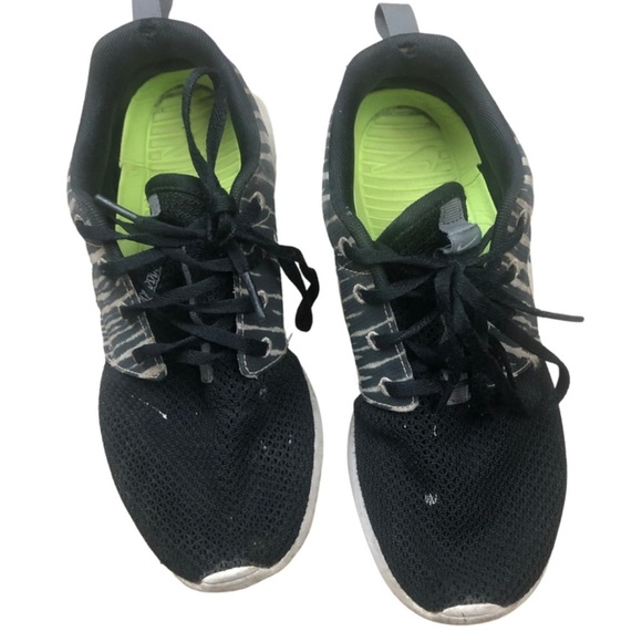 Nike Roshe One Custom Zebra Print Running Shoes - Picture 2 of 16